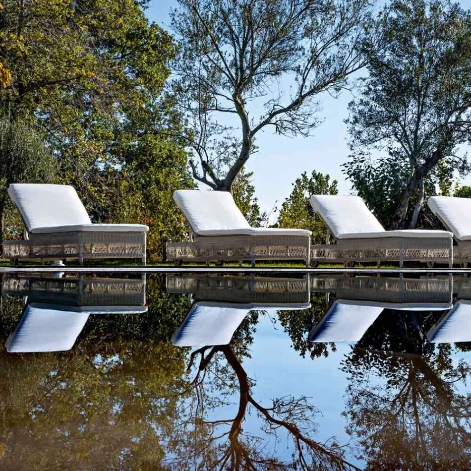 Șezlong de exterior cu roți din Polyrattan țesut manual - Gigi Viadurini