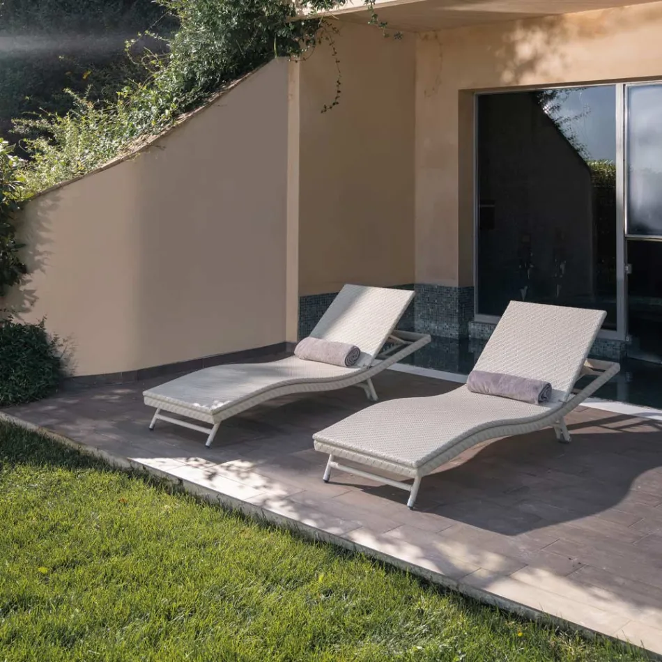 Sezlong de exterior din Polyrattan cu roti - Meredith Viadurini