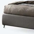 Pat dublu 160x190 cu nasturi decorativi in perne - Raze Viadurini