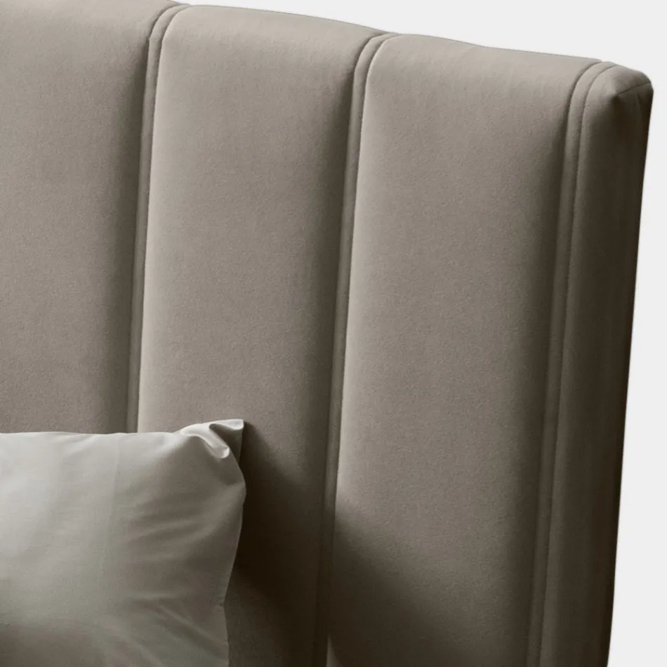 Pat dublu 160x190 cu matlasare cu benzi verticale late - Magan Viadurini