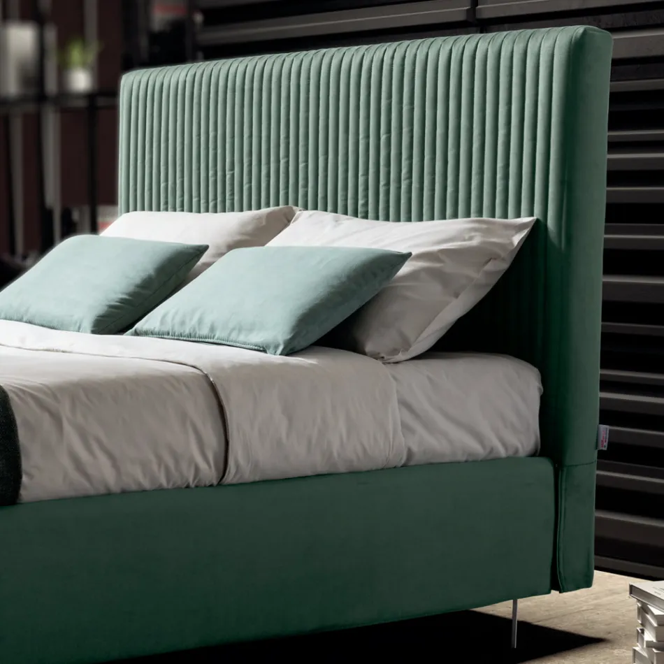 Pat dublu 160x190 cu matlasare cu bandă îngustă cu mai multe dungi - Meduse Viadurini