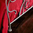 Pat dublu în ambarcațiunile de fier cu picioare conice Zoe Viadurini