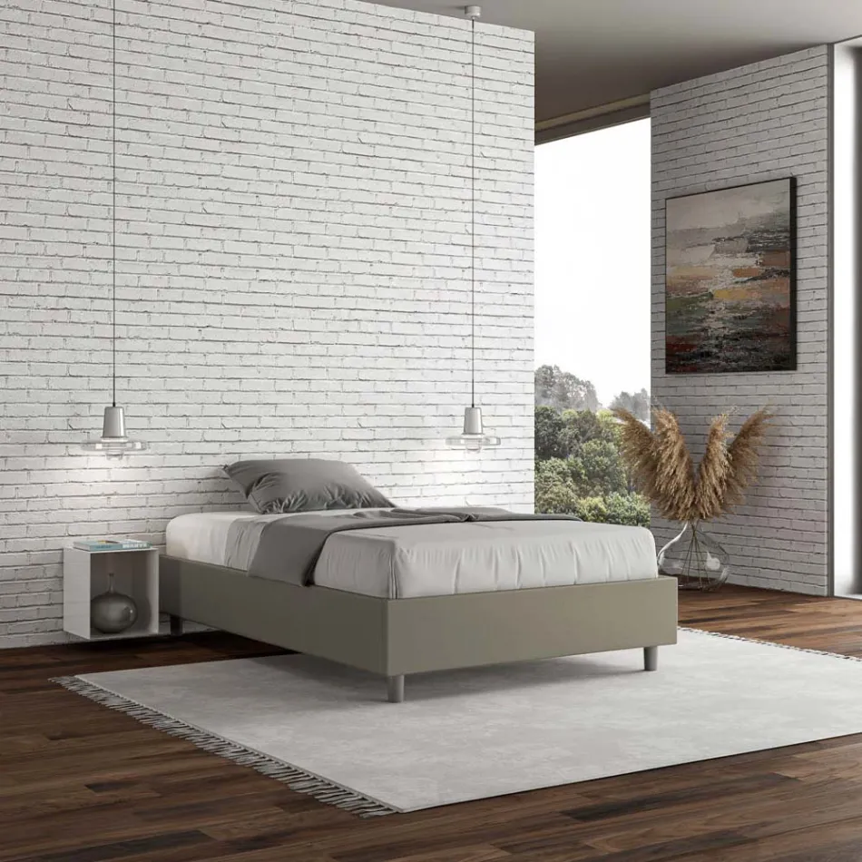 Pat matrimonial 140x200 cm tapițat cu piele ecologică, fabricat în Italia - Athlete Viadurini