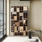 Bibliotecă din lemn de mango și sertare reciclate cu decorațiuni Homemotion - Auriel Viadurini