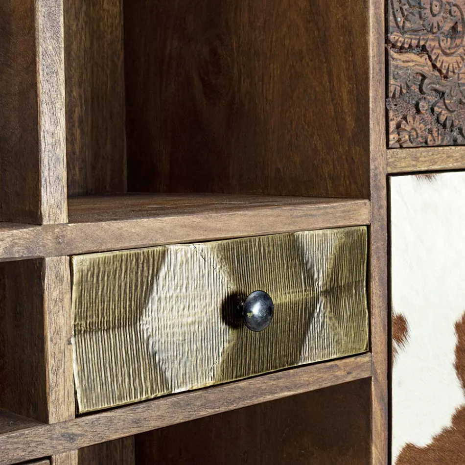 Bibliotecă din lemn de mango și sertare reciclate cu decorațiuni Homemotion - Auriel Viadurini