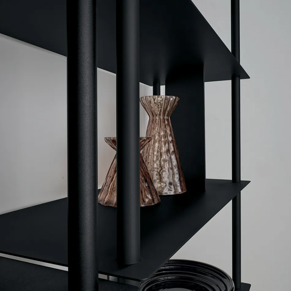 Bibliotecă verticală Filiberta din metal vopsit, fabricată în Italia Viadurini