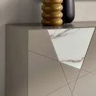 Bufet cu 2 uși din MDF lăcuit cu inserții din sticlă cu efect pantograf și marmură - Danila Viadurini