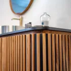 Dulap de baie din lemn masiv de tec și mahon realizat manual - Heliconia Viadurini