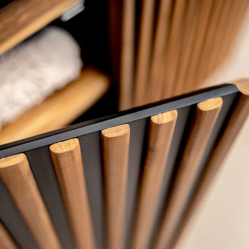 Dulap de baie din lemn masiv de tec și mahon realizat manual - Heliconia Viadurini