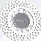 Ceas de perete din lemn alb, design floral și modern - Gerbera Viadurini