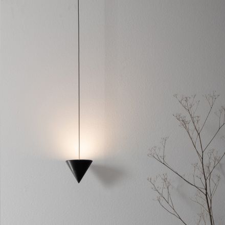 Lampă de podea cu sârmă din aluminiu negru și con Design minimalist excelent - Mercado Viadurini