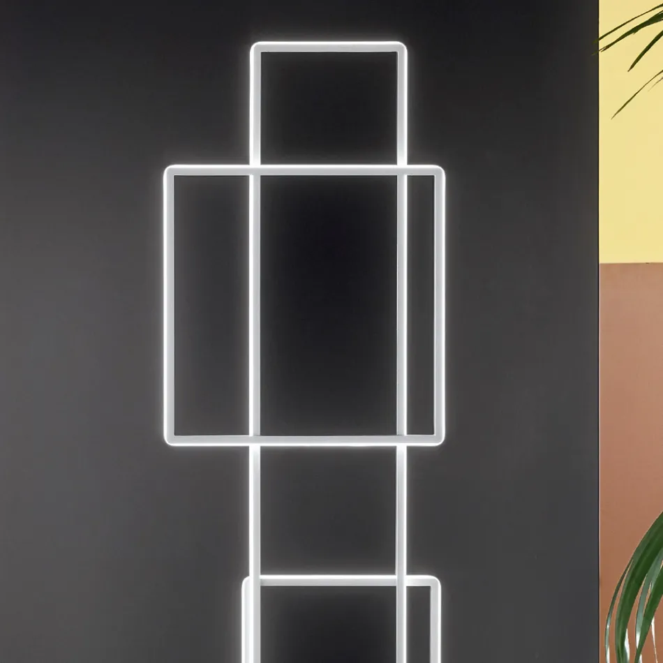 Lampă de podea LED de design din metal vopsit auriu sau argintiu - Formală Viadurini