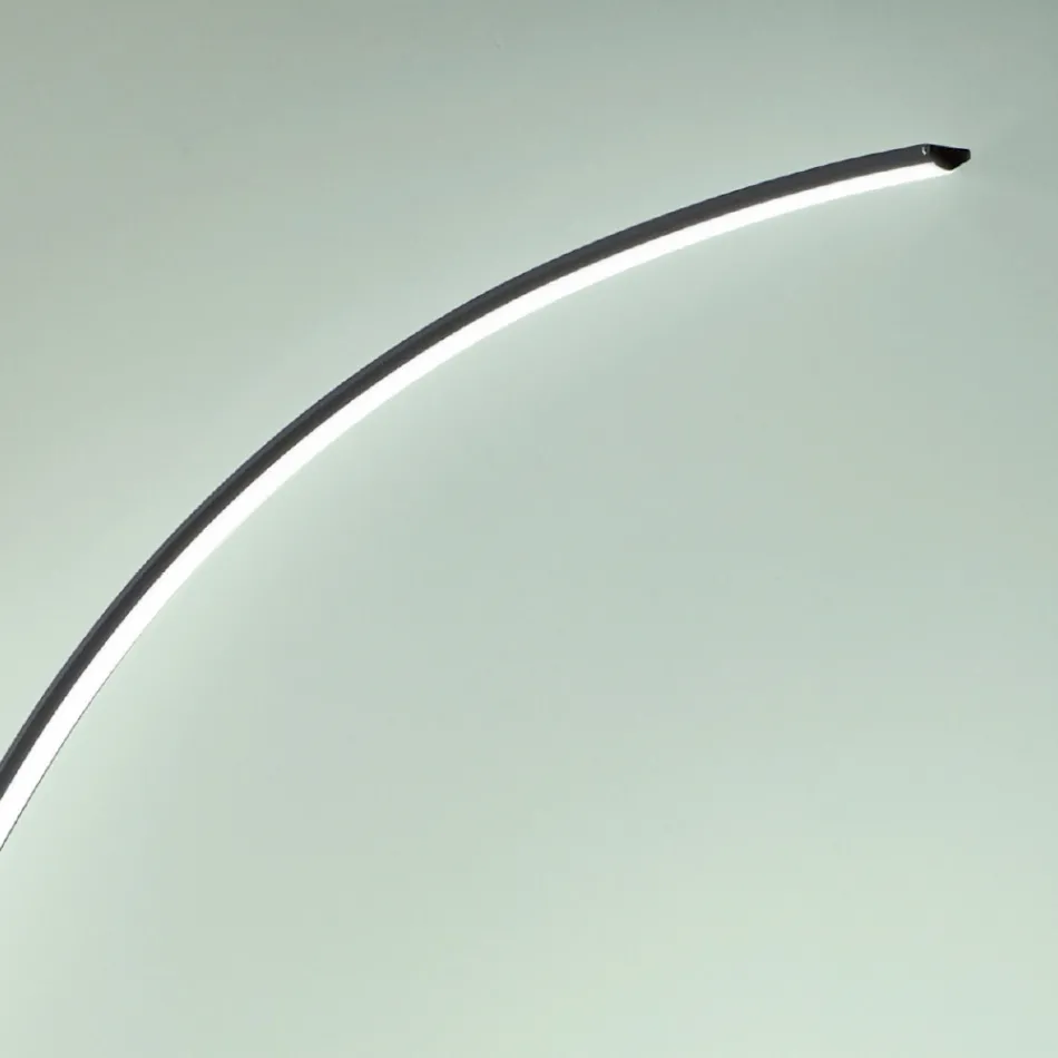 Lampă de podea LED modernă cu reglaj din metal negru, auriu sau alb - Gondolă Viadurini