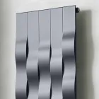 Placă radiantă din oțel cu design vertical de 5 bare până la 1003 wați - râu Viadurini