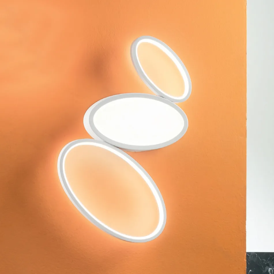 Plafoniera modernă cu LED cu intensitate reglabilă din metal alb sau auriu - Raissa Viadurini