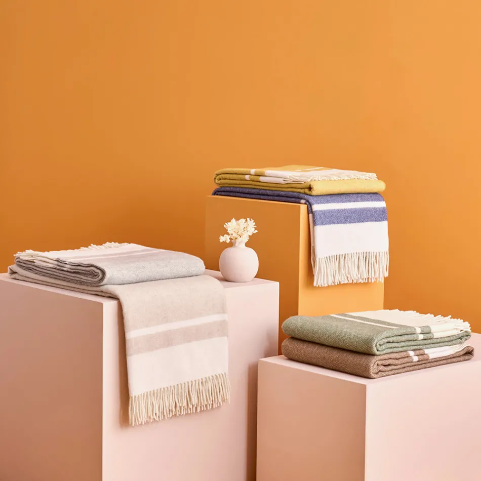 Plaid din amestec de lână ultra-moale și pufos, fabricat în Italia - Caldoso Viadurini