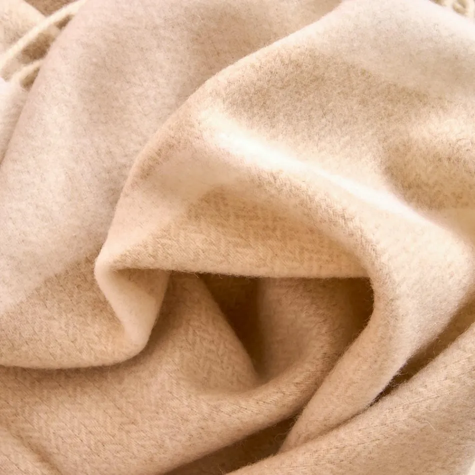 Plaid din amestec de lână ultra-moale și pufos, fabricat în Italia - Caldoso Viadurini