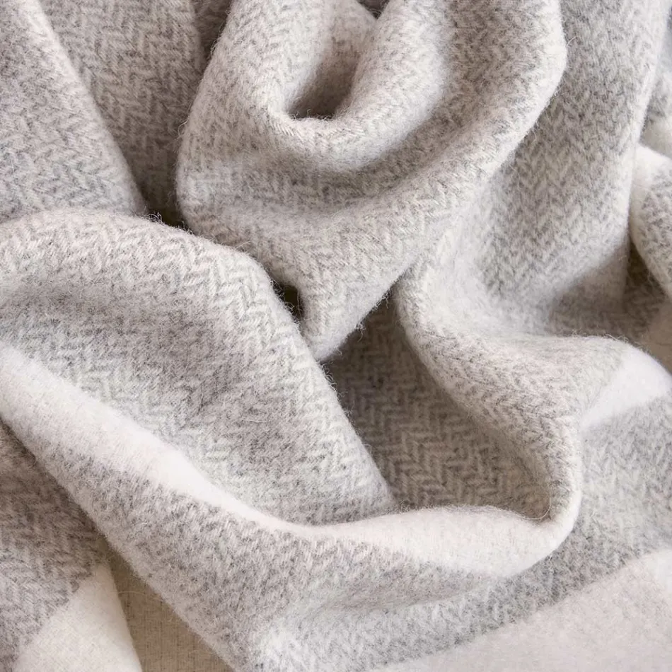 Plaid din amestec de lână ultra-moale și pufos, fabricat în Italia - Caldoso Viadurini