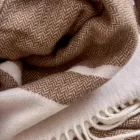 Plaid din amestec de lână ultra-moale și pufos, fabricat în Italia - Caldoso Viadurini