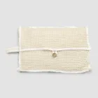 Pochette din bumbac alb natural tip fagure cu nasture sidef - Anteha Viadurini