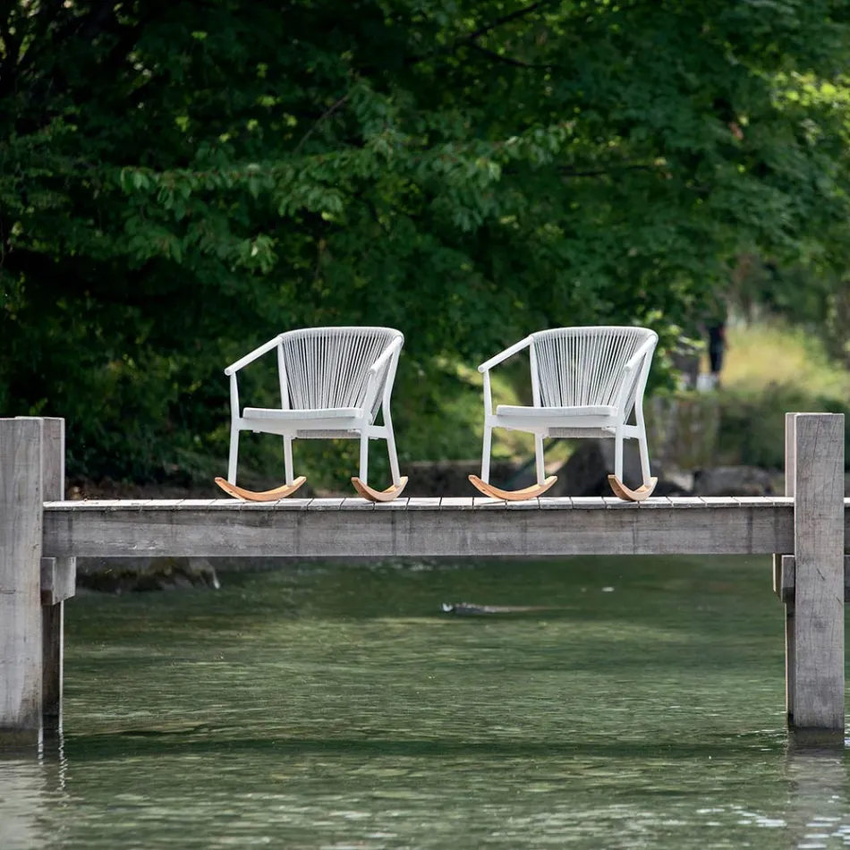 Fotoliu balansoar din lemn masiv și material textil - inteligent de Varaschin Viadurini