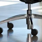 Scaun de birou pivotant ergonomic cu roți și tetieră - Gimiglia Viadurini