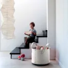 Suport cilindric pentru jurnal din piele regenerată cu roți Tonda Firestyle Viadurini