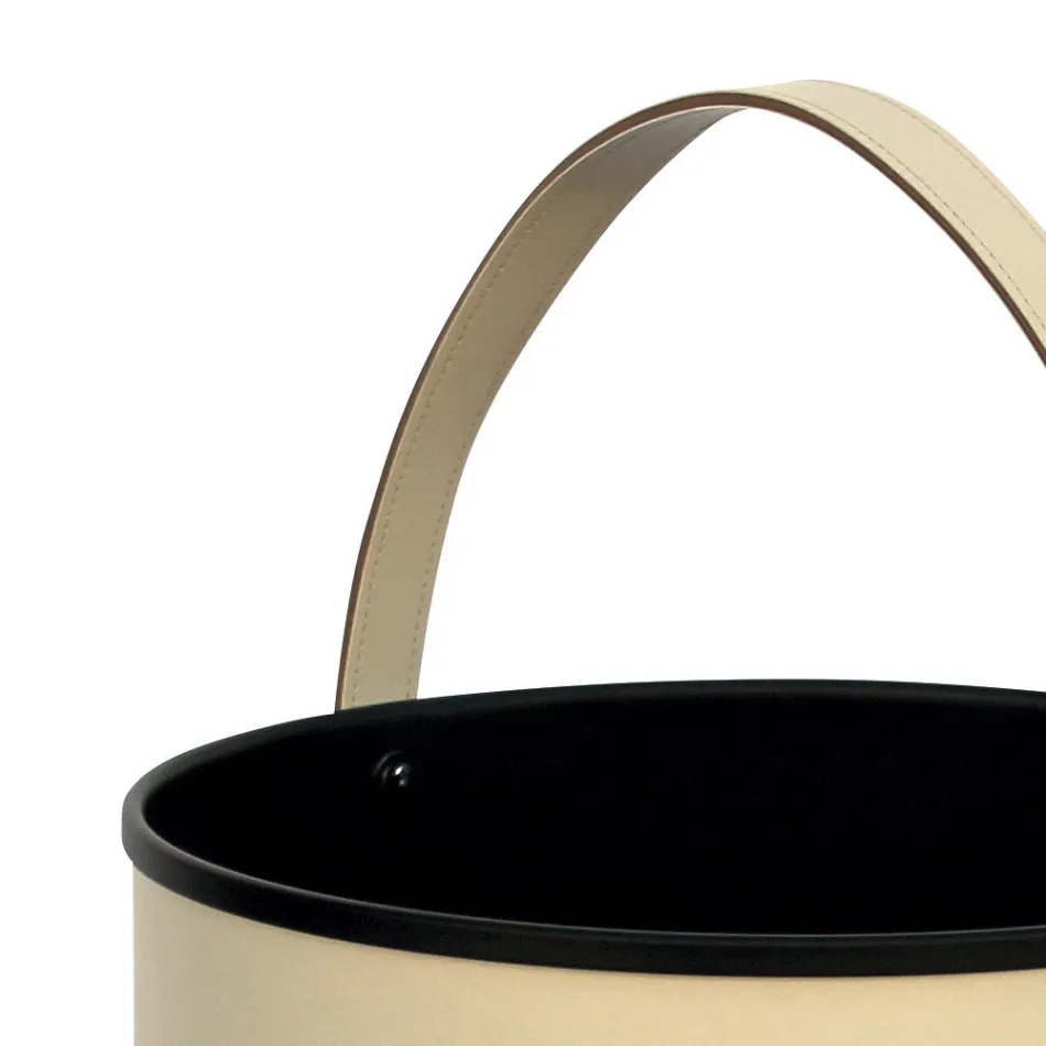 Suport pentru busteni rotund din piele ecologica cu roti Made in Italy - Chameleon Viadurini