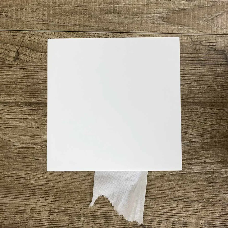 Suport pentru role de baie în Corian alb sau cu insertii negre Design italian - Elono Viadurini