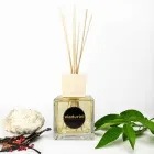 Odorizant de parfum de ambră acasă 500 ml cu bastoane - Sassidimatera Viadurini