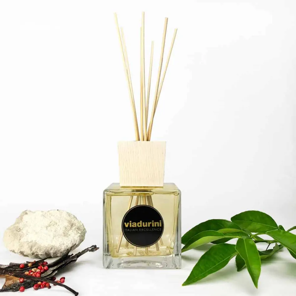 Odorizant de parfum de ambră acasă 500 ml cu bastoane - Sassidimatera Viadurini