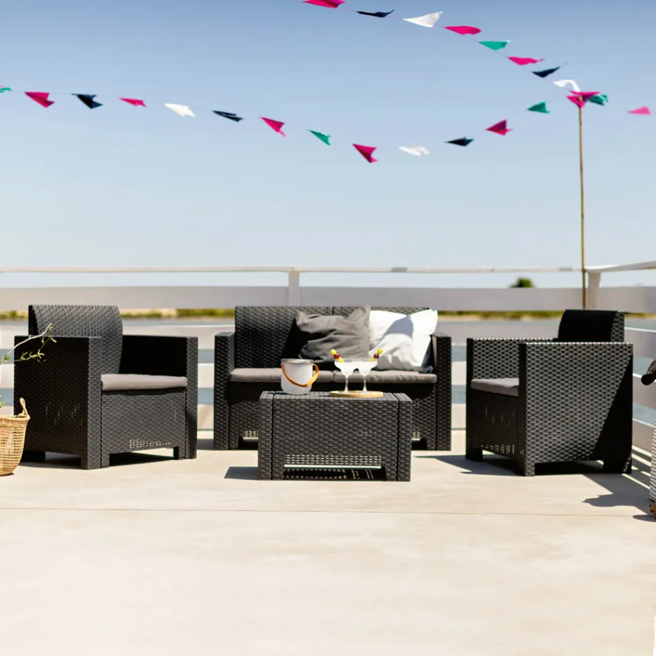 Sufragerie cu 1 canapea, 2 fotolii și 1 măsuță de cafea cu perne de scaun - Mașină Viadurini