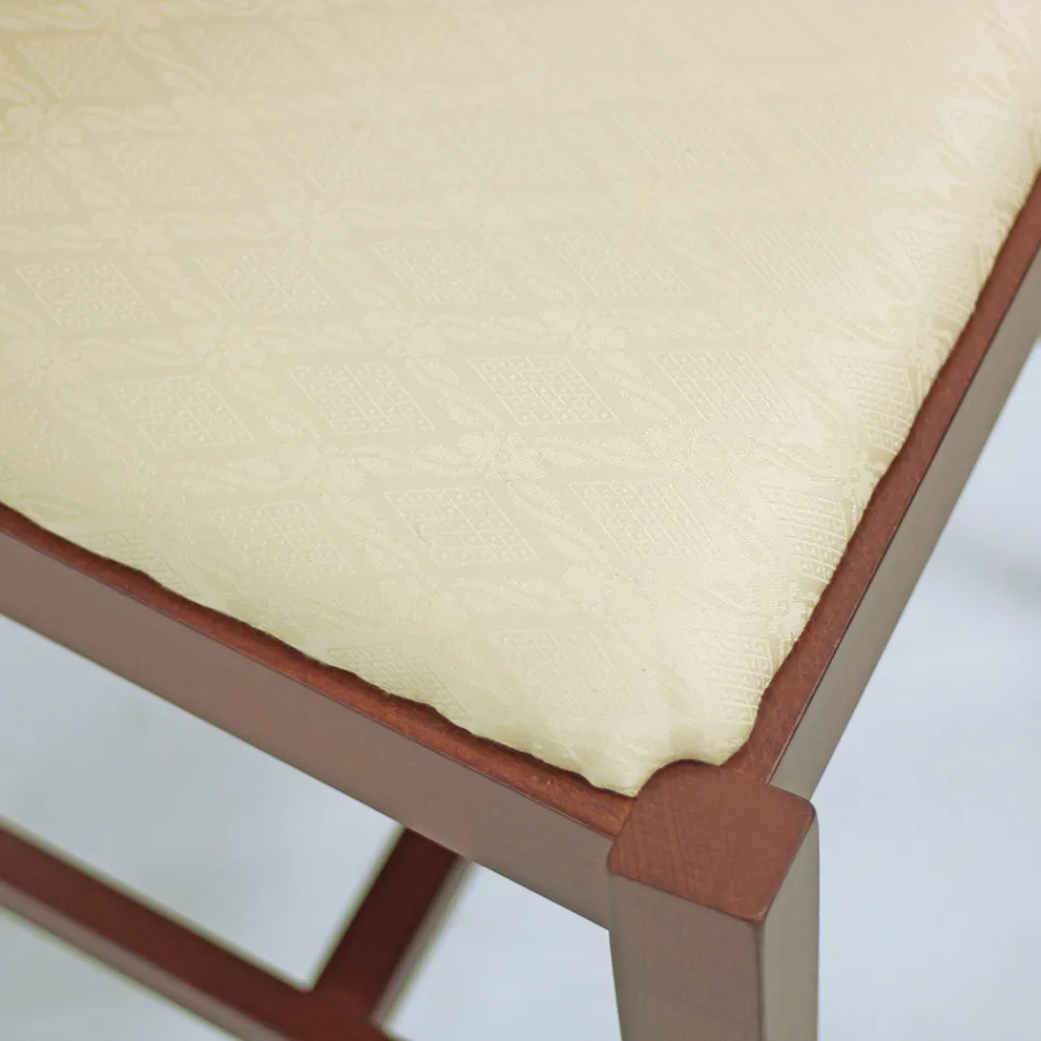Scaun clasic din lemn cu șezut din material textil, design fabricat în Italia - Baptiste Viadurini