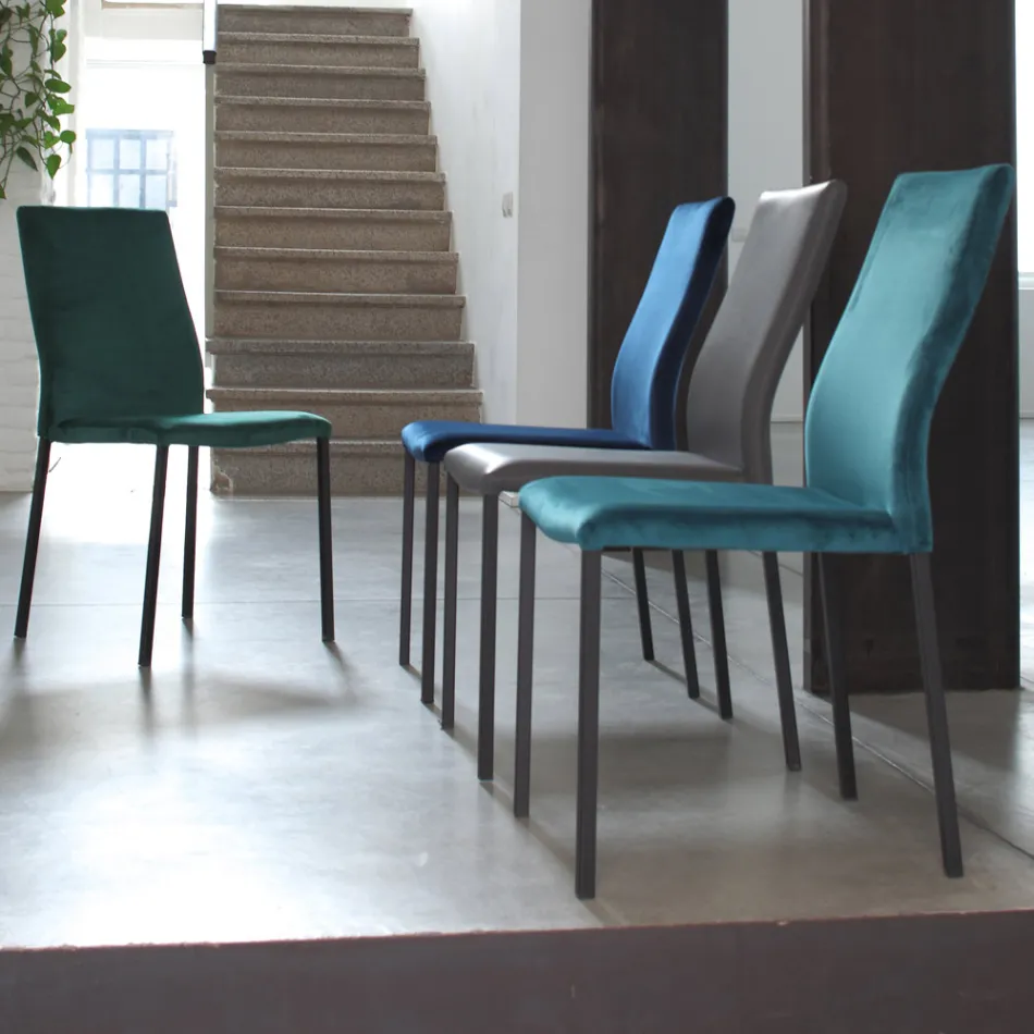 Scaun Bucatarie cu Picioare Metal si Scaun din Catifea, 4 Bucati - Darvina Viadurini