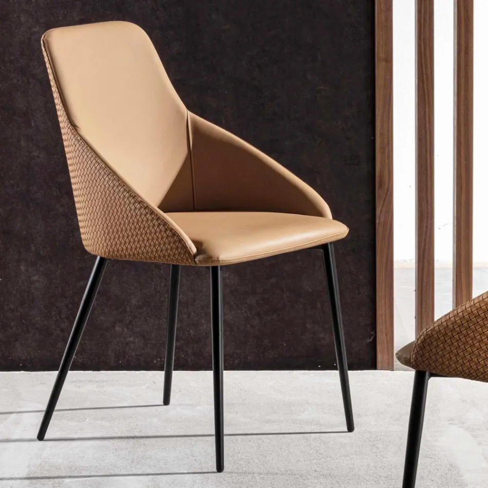 Scaun din piele artificială cu spate decorat și bază din metal negru, 2 bucăți - Nima Viadurini