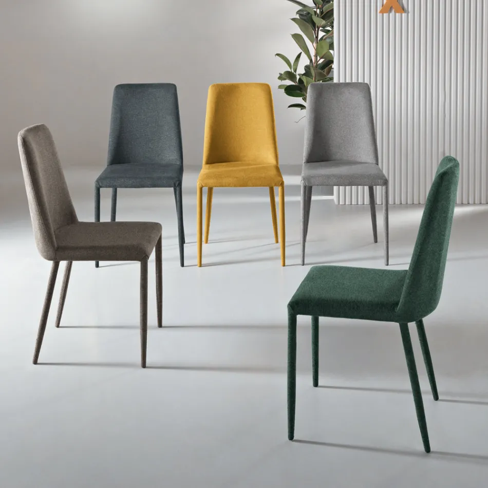 Set de 4 scaune tapițate din material textil colorat și cadru tapițat - Luciana Viadurini