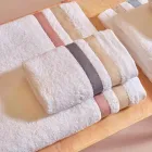 Set de prosoape de față pentru oaspeți din bumbac cu volane duble Serenity Viadurini