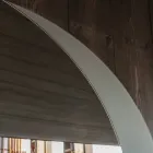 Oglindă cu fund din sticlă lăcuită gri porumbel gravat Made in Italy - oregano Viadurini