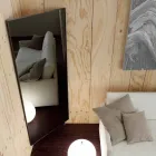 Oglindă de perete cu ușă de deschidere și cârlige pentru paltoane Made in Italy - Boro Viadurini