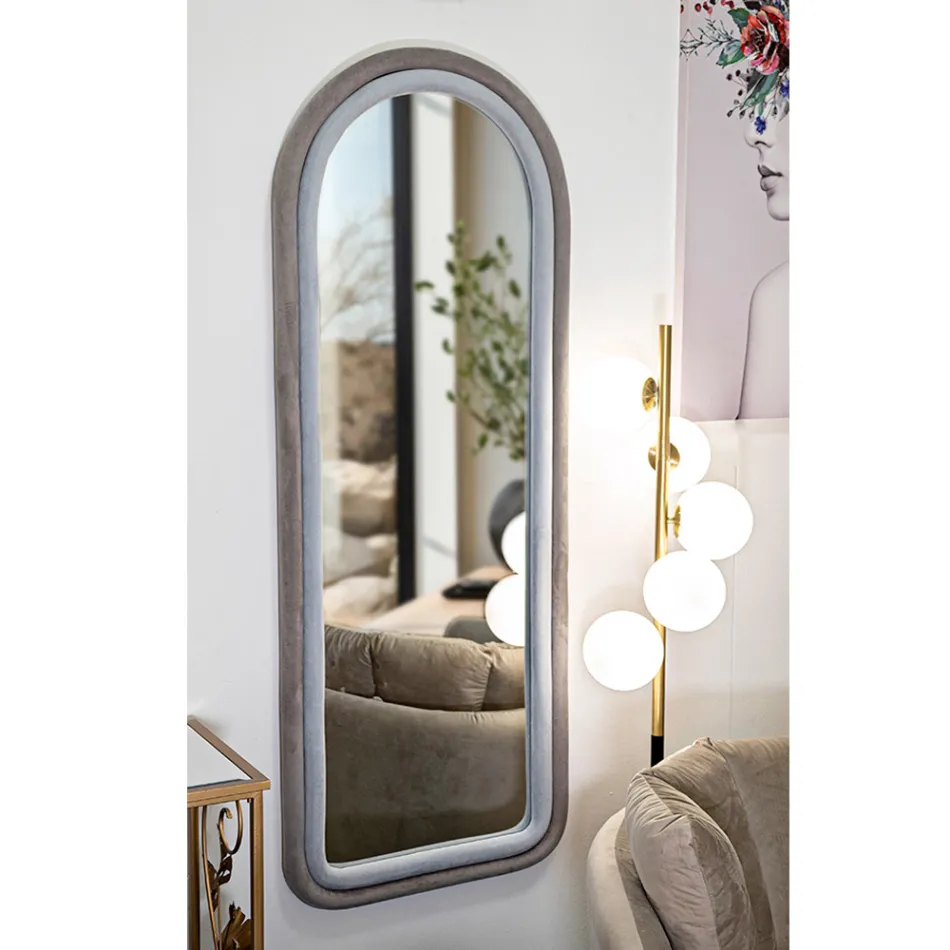 Oglindă de perete MDF acoperită cu catifea cu vârf arcuit - Jessica Viadurini