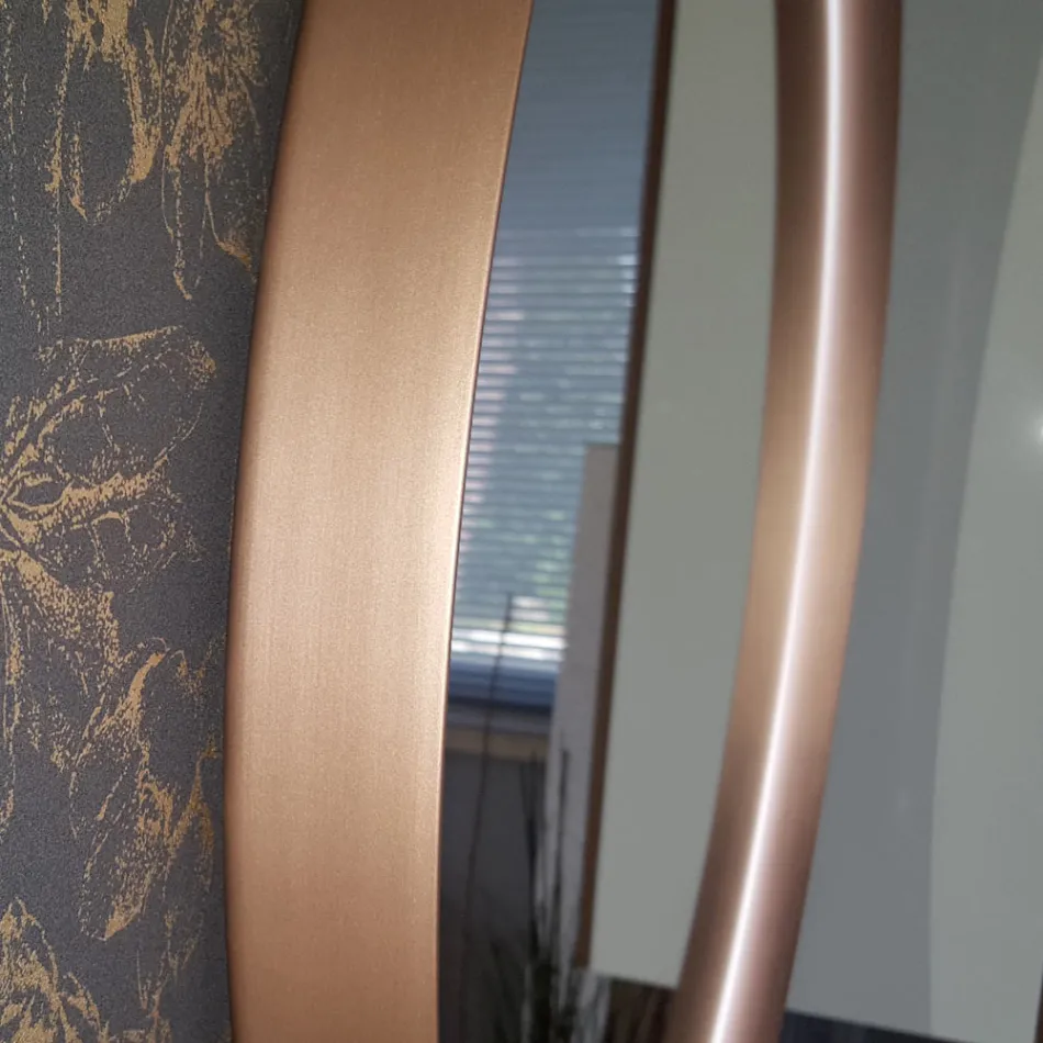 Oglindă rotundă de perete cu cadru metalic diverse culori și lumină cu led - Renga Viadurini