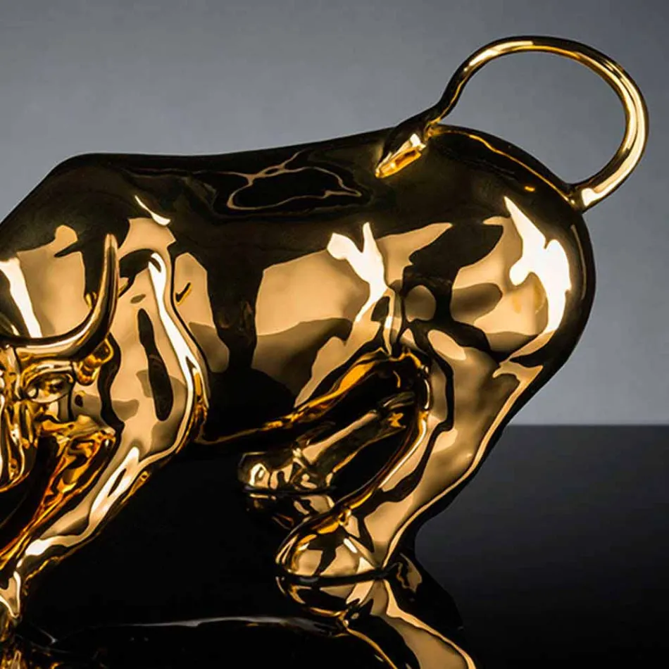 Figurină ceramică realizată manual în formă de taur Fabricată în Italia - Bulino Viadurini