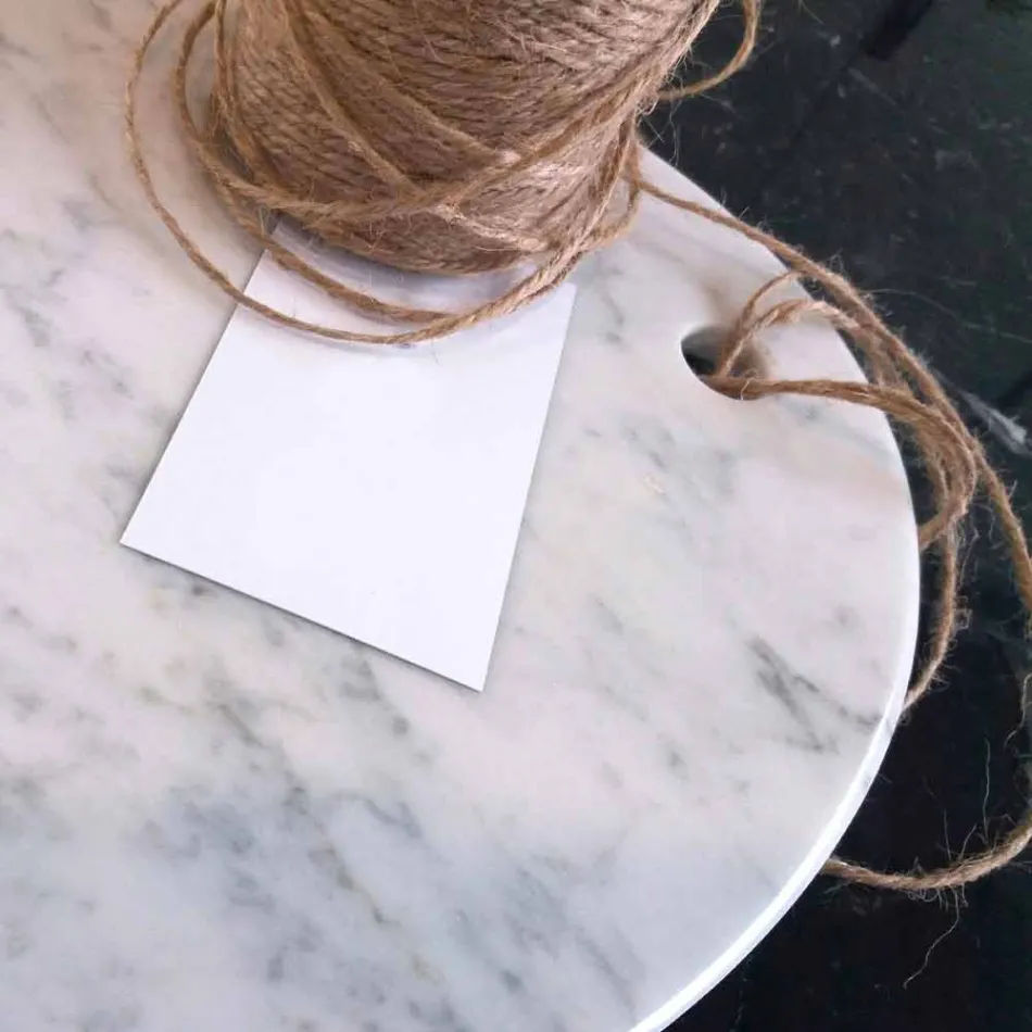 Placă de tăiere ovală modernă din marmură albă de Carrara Made in Italy - Masha Viadurini