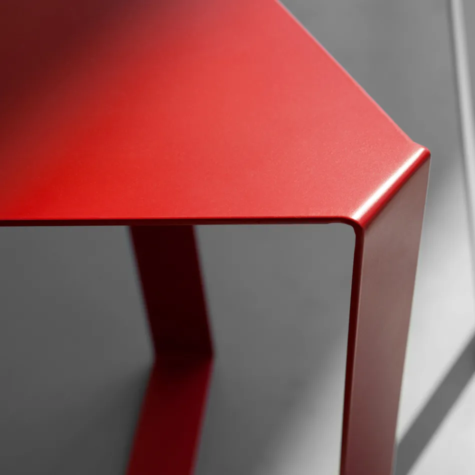 Măsuță de cafea din metal colorată, fabricată în Italia - Yasmine Viadurini