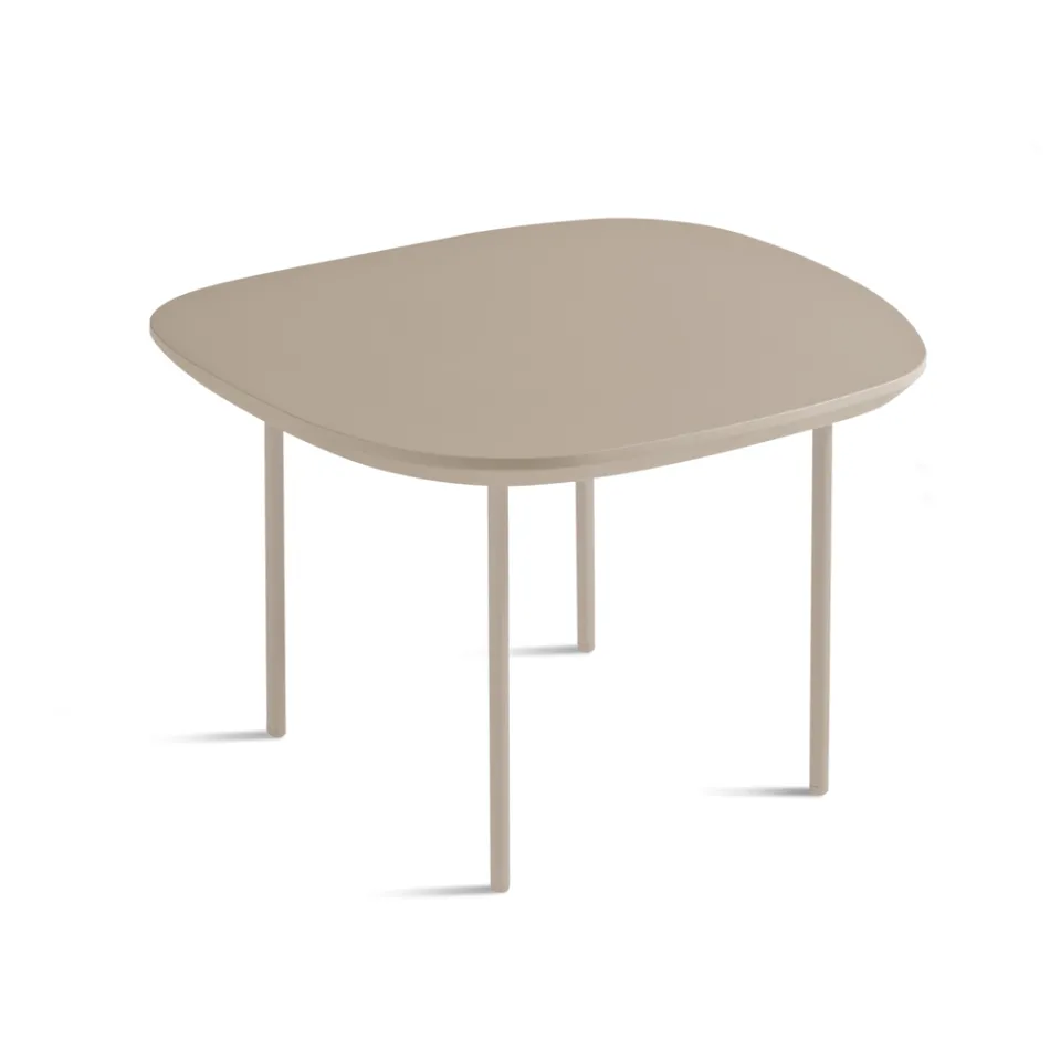 Masă de cafea din MDF modelat, disponibilă în două dimensiuni și mai multe culori - Navis Viadurini