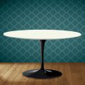 Masă de cafea ovală Eero Saarinen H 41 Tulip din ceramică Moonè, fabricată în Italia - Stacojiu