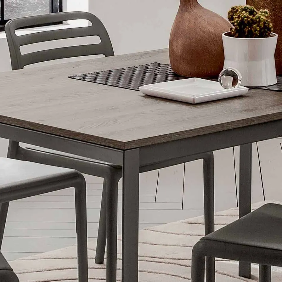 Masă de bucătărie cu blat din melamină și bază metalică Made in Italy - Spilla Viadurini