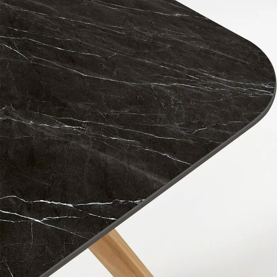 Masa de exterior cu baza din lemn si blat din ceramica neagra Marquinia - Infinity Viadurini
