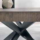 Design mese de masă din stejar și metal fabricate în Italia Oncino Viadurini