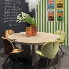 în tabelul de stejar periat cu finisaj ceara Andy Viadurini